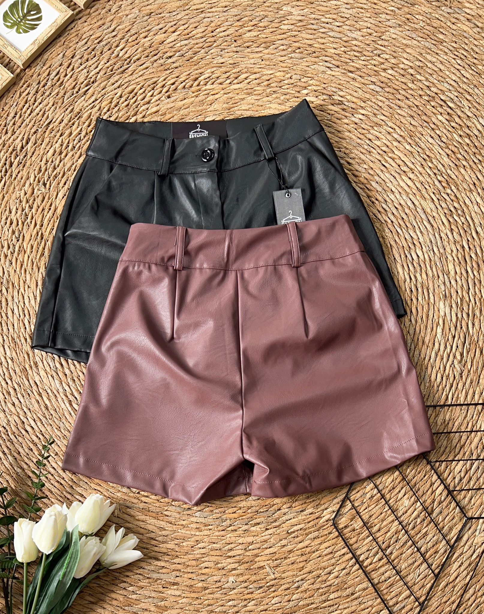 Short en ecocuero - Imagen 2