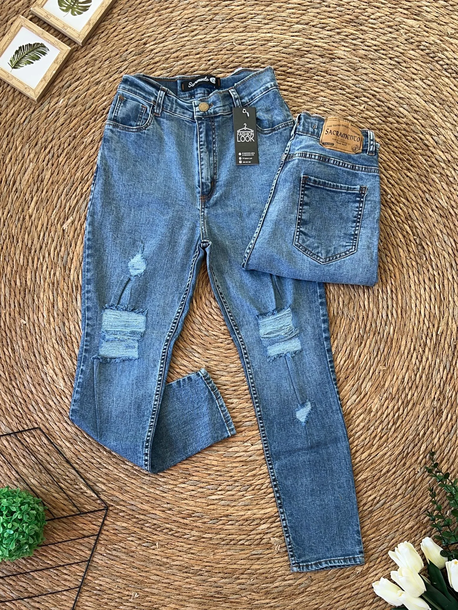 Jeans Mom Sacramento